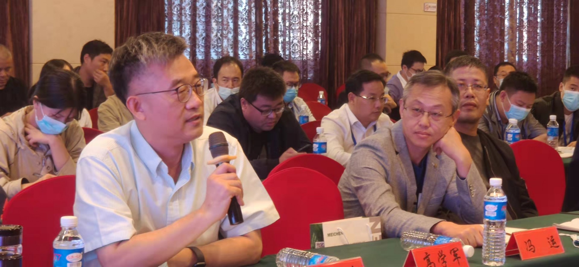 爍元新材料董事長(zhǎng)王衛(wèi)東在研討會(huì)上發(fā)言