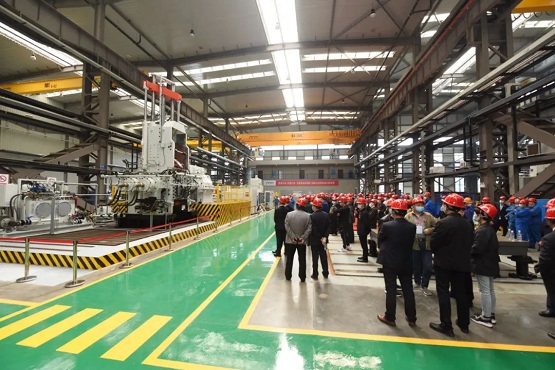 數(shù)字化工廠落成、國內(nèi)首臺套新品發(fā)布，益陽橡機(jī)開啟新征程