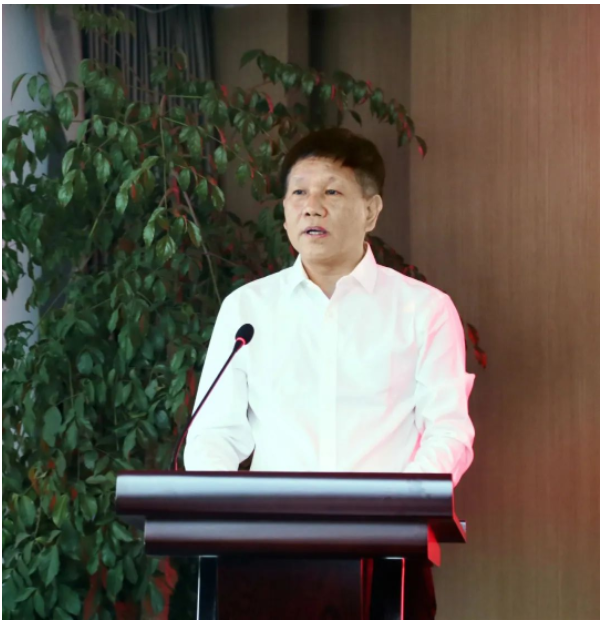 王定杰董事長(zhǎng)在致辭中指出，物產(chǎn)中大歐泰有限公司與浙江天輪供應(yīng)鏈管理有限公司有著相同的地域文化、成長(zhǎng)背景、內(nèi)在基因、產(chǎn)業(yè)思維和發(fā)展愿景