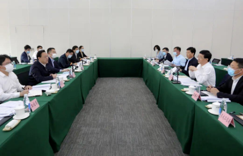威海市長到成山集團調(diào)研 威海市長到成山集團調(diào)研
