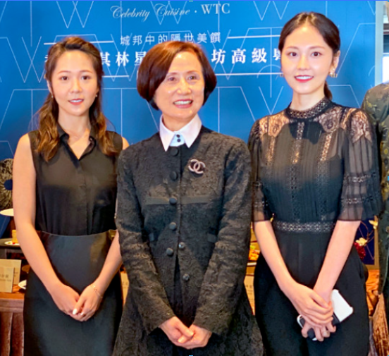 中間站立者為林君穎，右一為侯嘉騏