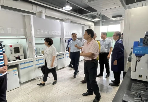 湘江涂料集團(tuán)原董事長(zhǎng)曾兆敏等一行到訪貝特爾 湘江涂料集團(tuán)原董事長(zhǎng)曾兆敏等一行到訪貝特爾