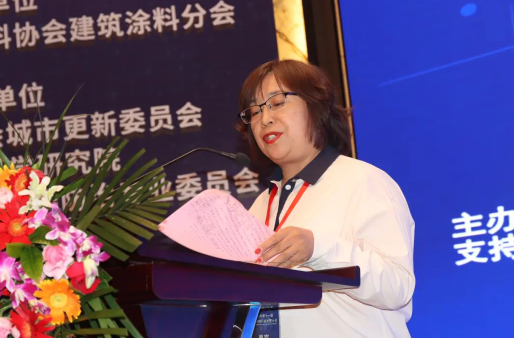 立邦中國產(chǎn)業(yè)人才發(fā)展中心總經(jīng)理付俊英作簡短發(fā)言 立邦中國產(chǎn)業(yè)人才發(fā)展中心總經(jīng)理付俊英作簡短發(fā)言