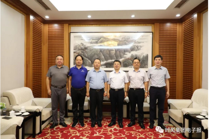 同時拜訪了乳山市委書記劉奎忠并進行座談，在市委常委、市委辦公室主任劉建忠的陪同下進行了參觀。