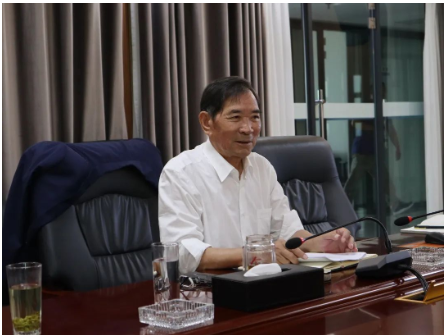 王明江董事長對此次會議十分重視，為贊助會議感到十分榮幸，對會議籌備工作十分滿意，親筆題字“江昕輪胎”，作為會議冠名用字。
