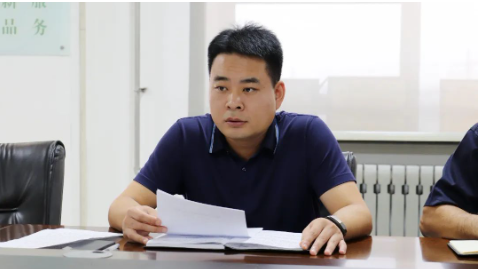 王敏董事長指出，當前，雖然臨近國慶假期，但大家要清醒認識到當前疫情防控及安全環(huán)保形勢依然復雜、任務依然艱巨，必須打起十二分精神，嚴陣以待、嚴加防范，毫不放松抓緊抓實各項防控舉措，堅決打贏“重要時間節(jié)點”突擊戰(zhàn)、“嚴峻外部形勢”突圍戰(zhàn)、“補齊短板漏洞”攻堅戰(zhàn)。