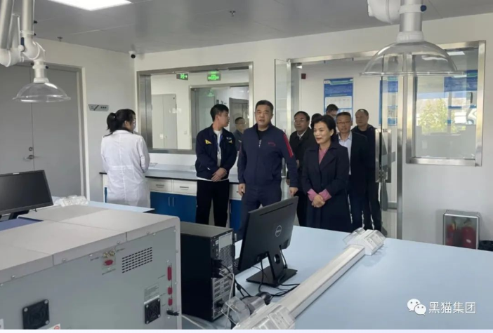余立新充分肯定了青島黑貓公司的科研事業(yè)發(fā)展成果及業(yè)內(nèi)研發(fā)地位，希望能夠以顯著的人才優(yōu)勢(shì)、區(qū)位優(yōu)勢(shì)、政策優(yōu)勢(shì)、技術(shù)優(yōu)勢(shì)、環(huán)境優(yōu)勢(shì)取得優(yōu)秀的發(fā)展成績(jī)，向黑貓集團(tuán)反哺出更多的成果。
