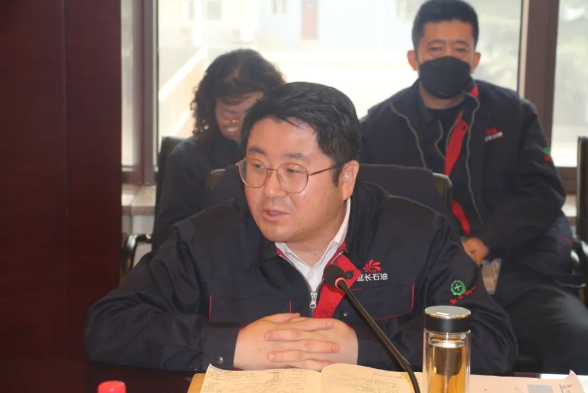 會上，企業(yè)管理部、市場部和財務(wù)部通報了1月份工作完成情況，安排了2月份重點工作任務(wù)，各生產(chǎn)單位對1月份工作進行了匯報。公司各部門、各單位負責(zé)人40余人參加會議。