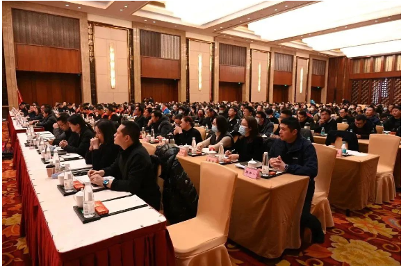 董事長出席，通用股份動員表彰大會圓滿召開！