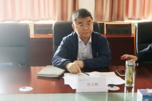 邵文林一行對寶勝山東公司的生產(chǎn)車間和各項經(jīng)營工作進行了詳細(xì)的調(diào)研，聽取了寶勝山東公司工作匯報，并對公司的生產(chǎn)經(jīng)營、項目建設(shè)、營銷體系建設(shè)、產(chǎn)品技術(shù)、生產(chǎn)設(shè)備等五個方面的情況進行了了解。他們還了解了企業(yè)下一步的工作規(guī)劃，包括如何抓住市場機遇，提升內(nèi)部管理，壓實工作責(zé)任，強化工作舉措，確保實現(xiàn)一季度開門紅的工作情況。