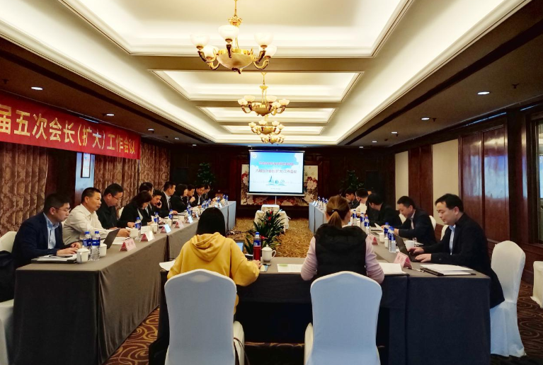 2023年3月10日，寧波涂協(xié)六屆五次會長(擴大)工作會議在寧波開元名庭大酒店成功召開。會議由吳曉明秘書長主持，監(jiān)事會錢興泉監(jiān)事長、協(xié)會黨支部代表和部分理事單位代表列席會議。
