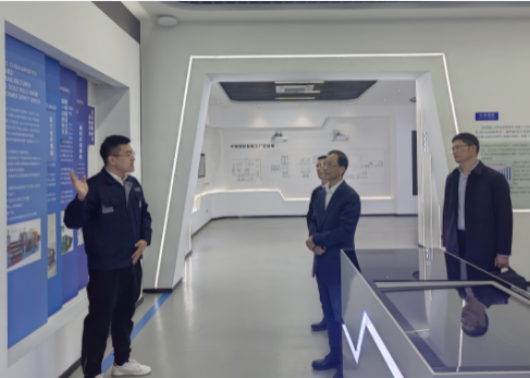 在座談會上，中瑞的董事長王建森向陳主席一行表示熱烈歡迎，并感謝溫州市政協(xié)對民營企業(yè)營商環(huán)境的支持。他介紹了公司目前的發(fā)展?fàn)顩r，并提出了一些遇到的難點和建議。陳主席勉勵企業(yè)樹立信心，指出方法總比困難多。他希望各級單位精準(zhǔn)幫扶企業(yè)克服困難，為民企創(chuàng)建優(yōu)質(zhì)營商環(huán)境，全力以赴推動地方經(jīng)濟高質(zhì)量發(fā)展。