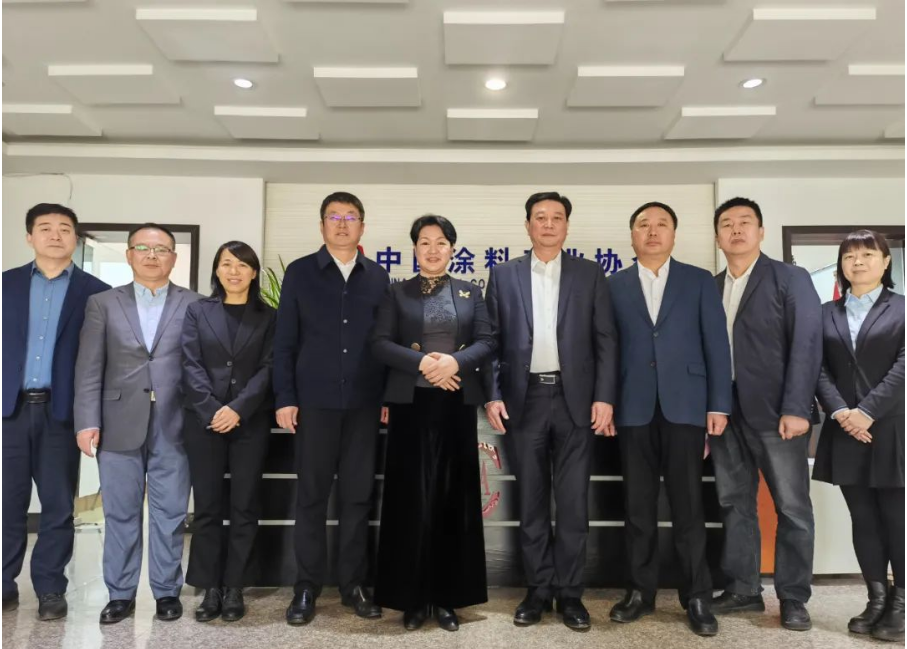 雙方的對(duì)接交流座談會(huì)，不僅加深了中國涂料工業(yè)協(xié)會(huì)與濮陽市的友誼，同時(shí)也為雙方在未來的合作共建事宜中打下了堅(jiān)實(shí)的基礎(chǔ)。