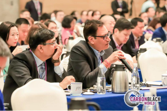本次會(huì)議分為五個(gè)模塊，每個(gè)模塊涵蓋不同的議題和話題，涉及炭黑市場(chǎng)的各個(gè)方面。4月12日，會(huì)議共討論三個(gè)模塊，其中包括全球炭黑市場(chǎng)展望、炭黑終端應(yīng)用的機(jī)遇和創(chuàng)新、全球法規(guī)和標(biāo)準(zhǔn)變化及影響等話題。而在4月13日，會(huì)議則共討論兩個(gè)模塊，分別是炭黑生產(chǎn)制造以及原材料的綠色發(fā)展，以及產(chǎn)業(yè)鏈中的技術(shù)突破及未來(lái)機(jī)會(huì)。