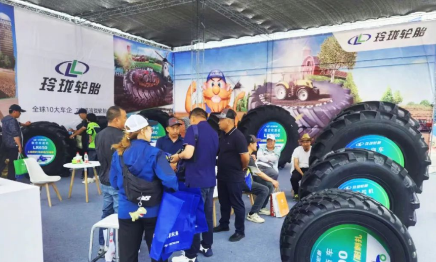 據(jù)了解，作為中國最早生產(chǎn)農(nóng)業(yè)輪胎的企業(yè)之一，玲瓏輪胎擁有專業(yè)的技術研發(fā)團隊，涵蓋結(jié)構(gòu)設計、配方設計和設備研究等領域，形成了拖拉機、聯(lián)合收割機、中耕、工業(yè)用途和拖車五大系列產(chǎn)品。憑借高質(zhì)量、高性能和高適應性的產(chǎn)品特性，以及安全、省錢、省心的產(chǎn)品服務體系，玲瓏輪胎與國內(nèi)外各大機械廠建立了長期合作關系，并為農(nóng)業(yè)領域的智能化和科技化發(fā)展做出了持續(xù)貢獻。