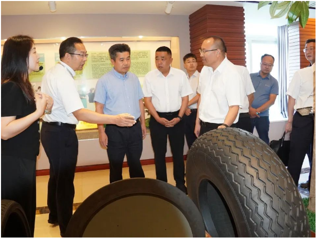 臨滄市副市長與華南理工大學(xué)代表訪問廣墾橡膠集團(tuán)