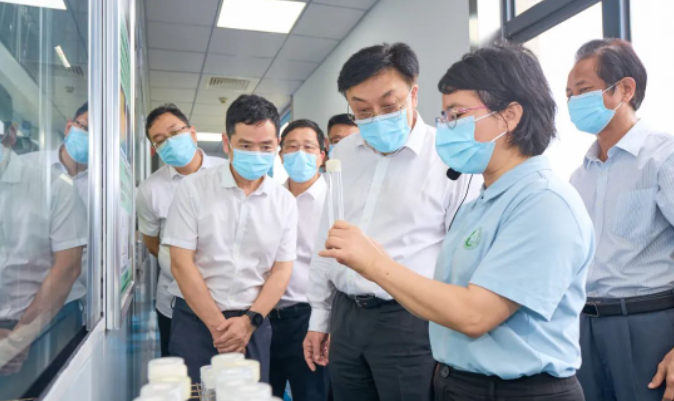 海南省委書記深入海南調(diào)研，推動天然橡膠產(chǎn)業(yè)高質(zhì)量發(fā)展