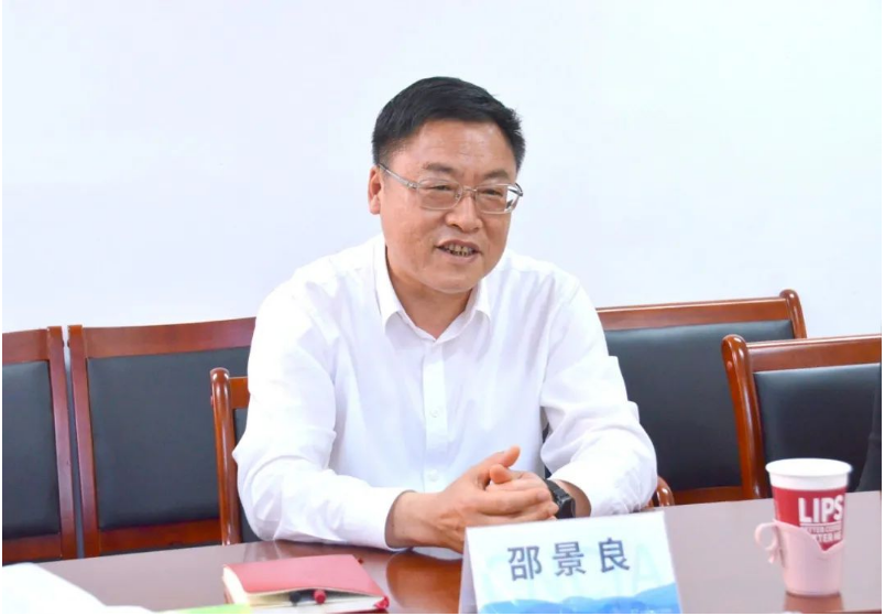 邵景良主任代表濮陽市人大和濮陽市民向中國涂料工業(yè)協(xié)會表達了對他們對濮陽市和濮陽涂料產(chǎn)業(yè)的全力支持和幫助的感激之情。他表示，希望在中國涂料工業(yè)協(xié)會的指導(dǎo)和支持下，濮陽涂料產(chǎn)業(yè)能夠繼續(xù)擴大規(guī)模、增強實力，打造更好的產(chǎn)業(yè)環(huán)境，并以更快的速度發(fā)展，為中國涂料行業(yè)的高質(zhì)量發(fā)展作出積極貢獻。