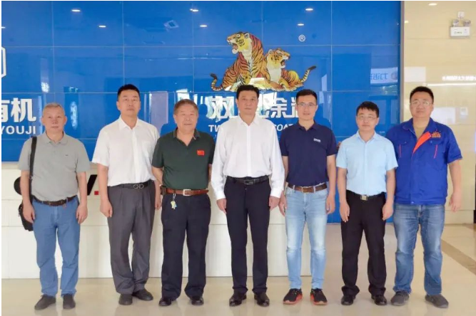 此次訪問為雙虎涂料與中國涂料工業(yè)協(xié)會加強(qiáng)合作提供了重要契機(jī)。雙方將進(jìn)一步加強(qiáng)交流與合作，共同推動中國涂料行業(yè)的繁榮與發(fā)展。