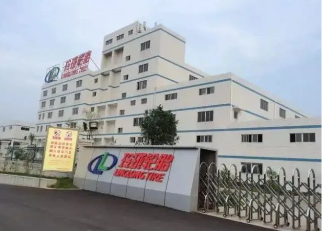 作為廣西第一家高端輪胎制造企業(yè)，廣西玲瓏目前擁有80項(xiàng)知識(shí)產(chǎn)權(quán)，其中包括3項(xiàng)發(fā)明專利、72項(xiàng)實(shí)用新型專利和5項(xiàng)軟件著作權(quán)。在廣西輪胎制造行業(yè)，廣西玲瓏憑借眾多知識(shí)產(chǎn)權(quán)的數(shù)量位居榜首。