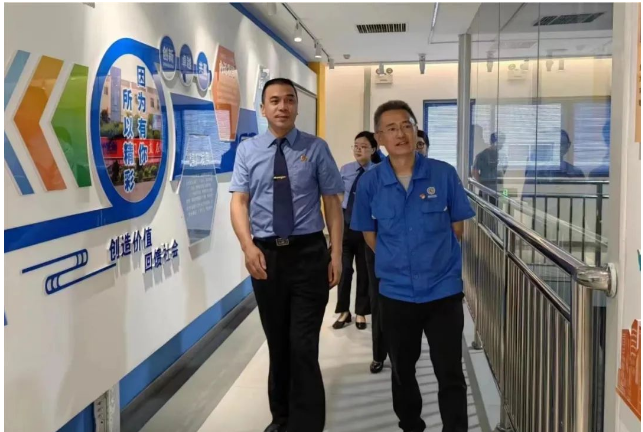 貴州省貴陽市修文縣人民檢察院黨組書記、檢察長周倫率領(lǐng)團隊一行，對貴州輪胎股份有限公司進行了實地走訪。