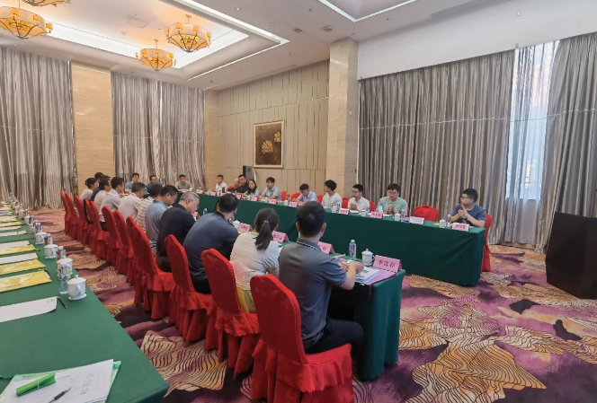 廣墾橡膠集團召開了《2023年天然橡膠采收加工關鍵技術及其裝備研究》項目推進會，為進一步提升科技創(chuàng)新，賦能天然橡膠產(chǎn)業(yè)的發(fā)展，助推全產(chǎn)業(yè)鏈高質量發(fā)展。