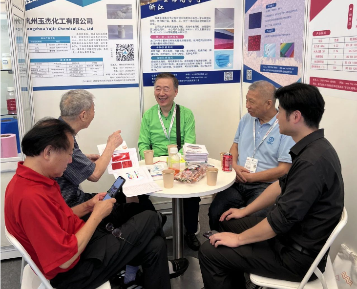 金淳的工作人員在展會現(xiàn)場展現(xiàn)出專業(yè)、熱情的態(tài)度，認(rèn)真解答了參觀者的各種問題，充分聆聽客戶的需求，進(jìn)行了全程的互動。展臺前的人流絡(luò)繹不絕，客戶們表現(xiàn)出濃厚的興趣，對金淳的產(chǎn)品和服務(wù)表達(dá)了贊賞之情。