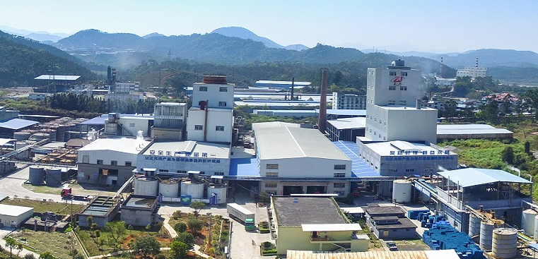 福建省三明市召開了一場民營經(jīng)濟(jì)發(fā)展座談會(huì)，旨在聽取民營企業(yè)對產(chǎn)業(yè)發(fā)展的意見和建議。在會(huì)上，三明正元化工有限公司的董事長曾土兒分享了該公司的發(fā)展歷程和關(guān)于白炭黑產(chǎn)業(yè)的見解。