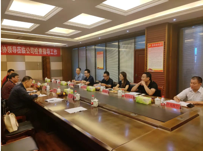 各調(diào)研企業(yè)匯報(bào)了近三年(2020-2022)以及今年1-8月份的生產(chǎn)經(jīng)營情況，同時(shí)也分享了外貿(mào)出口過程中遇到的各種困難。值得一提的是，行業(yè)內(nèi)普遍存在的問題包括外匯管制、美元短缺導(dǎo)致客戶付款延遲，對整體業(yè)務(wù)運(yùn)營造成影響，同時(shí)也面臨著用工難、原材料價(jià)格波動(dòng)較大以及一些國家和地區(qū)認(rèn)證成本上漲的挑戰(zhàn)。