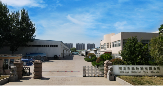 青島東森公司作為山東省最具規(guī)模和品牌優(yōu)勢(shì)的輪胎運(yùn)營(yíng)服務(wù)商，自2022年開始代理運(yùn)營(yíng)海福萊輪胎。他們充分發(fā)揮著在山東輪胎市場(chǎng)深耕20余年的經(jīng)驗(yàn)，以及倉配和銷售團(tuán)隊(duì)的專業(yè)實(shí)力。此外，海福萊輪胎在山東市場(chǎng)上的穩(wěn)定耐磨口碑以及新能源車輪胎系列的推出也為他們的成功合作提供了有力支持。