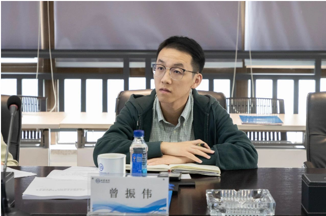 省市領(lǐng)導(dǎo)的關(guān)心和指導(dǎo)為公司充實(shí)信心，增強(qiáng)了大展宏圖的決心。沈董表示，雙箭股份將進(jìn)一步優(yōu)化生產(chǎn)要素和產(chǎn)業(yè)布局，致力于打造綠色智能物料系統(tǒng)。他承諾公司一定不辜負(fù)眾望，努力為地方經(jīng)濟(jì)社會(huì)發(fā)展做出更大的貢獻(xiàn)，肩負(fù)起高質(zhì)量發(fā)展和建設(shè)共同富裕示范區(qū)的責(zé)任和使命。