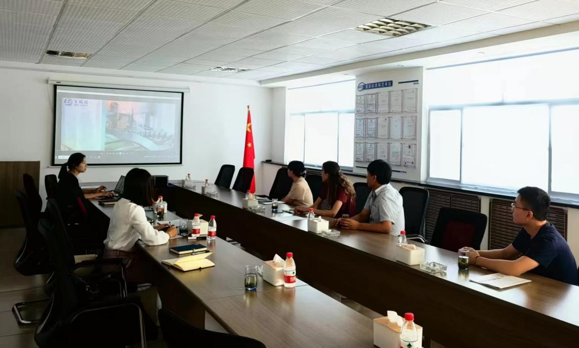 來自德國的Quaddro集團四名代表蒞臨青島百瑞福橡塑有限公司生產基地，進行商務交流和實地考察。