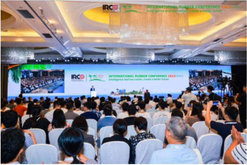 據(jù)了解，國際橡膠會議(IRC)是國際橡膠會議組織(IRCO)的大型重要會議，每年一次，由成員國中的會權(quán)國家輪流主辦。中國已成功主辦過三次，而IRC2023是中國再次舉辦的盛會。本次大會主題為“智能低碳，共創(chuàng)美好未來”。