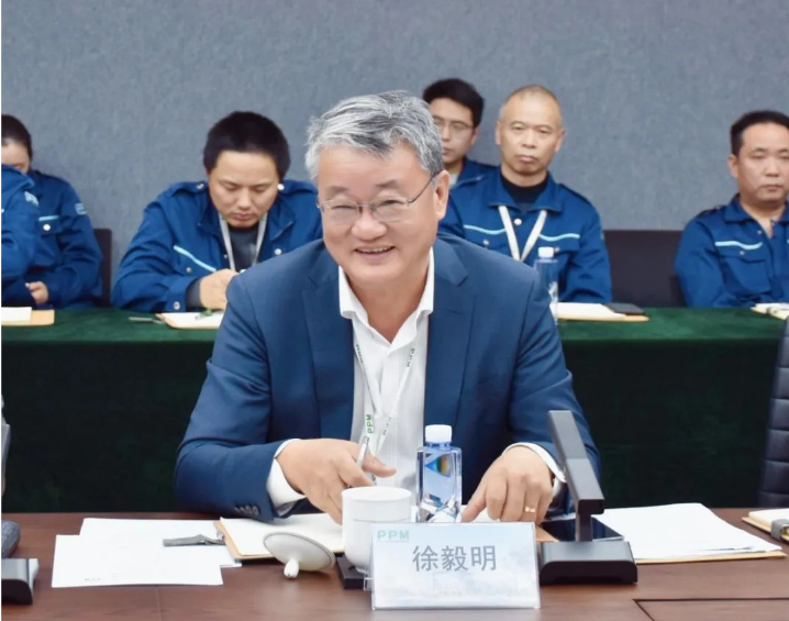 蘇州寶麗迪材料科技股份有限公司董事長徐毅明對會長陳的致辭表示感謝，并對研究院的成就給予充分肯定。他相信，在學(xué)術(shù)專家委員會主任王華平的引領(lǐng)下，寶麗迪將通過科技領(lǐng)先實現(xiàn)跨越式發(fā)展。徐董事長表示，寶麗迪將繼續(xù)發(fā)揮現(xiàn)有優(yōu)勢，不忘初心，持續(xù)推進(jìn)高性能纖維用母粒的研發(fā)與推廣，提升產(chǎn)品的綠色化水品，同時加強(qiáng)產(chǎn)業(yè)鏈服務(wù)能力，為“十四五”戰(zhàn)略計劃的實施貢獻(xiàn)更多力量。